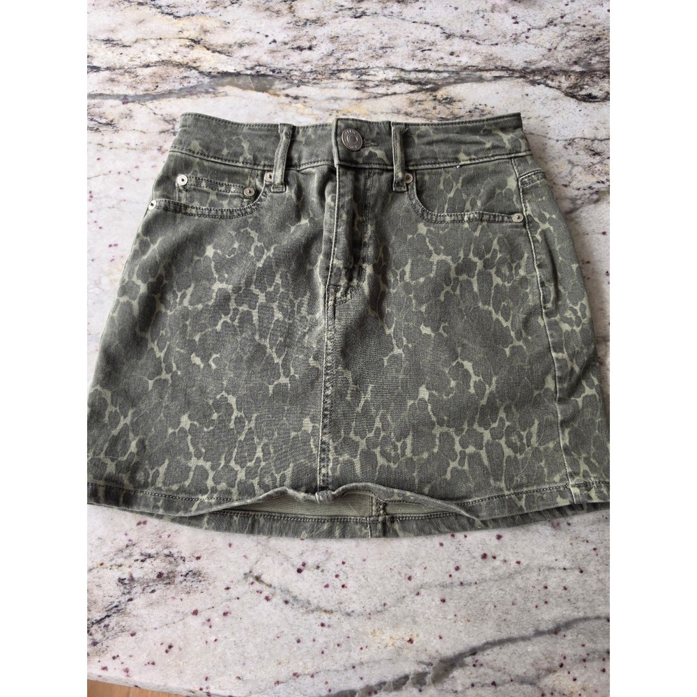American Eagle camo cheetah print womens 00 Skirt‎